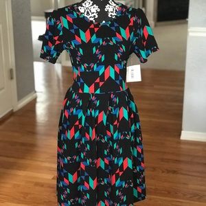 Bright Geometric Amelia